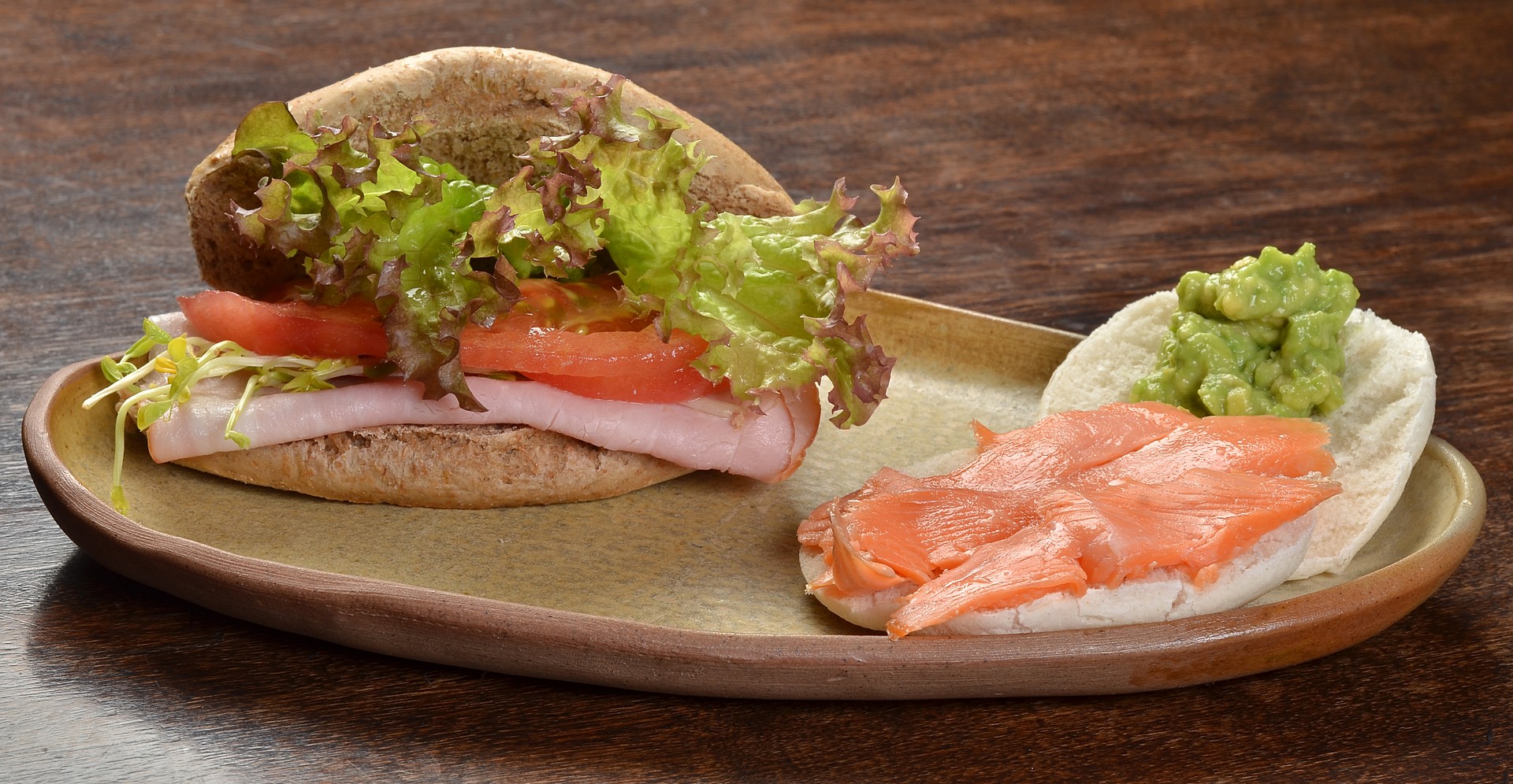 Variado_frio_premium__Salmón__roast_beaf__pollo__embutidos_